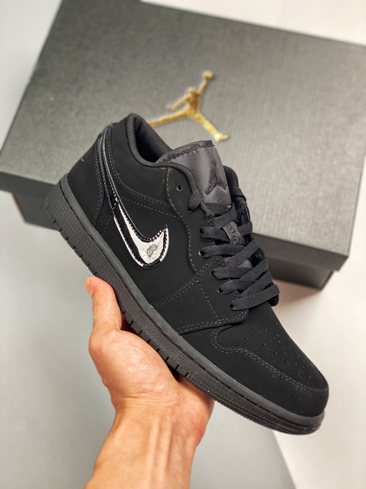 JD 1 Low Triple Black 553558-056 5342011