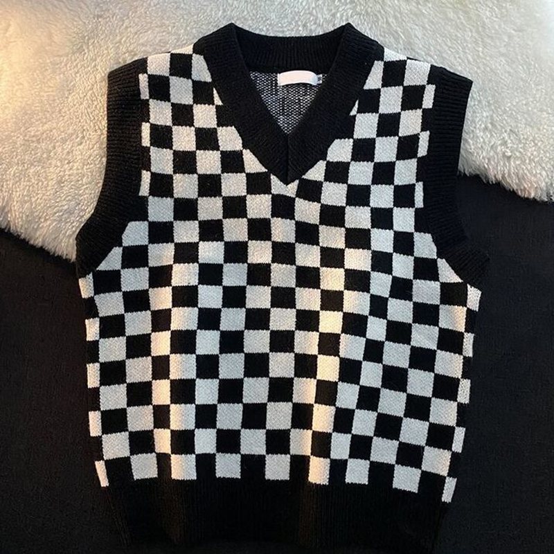 Black White Checkerboard Plaid Print Vest Sweater Autumn Winter V Neck Men Preppy Style Harajuku Fashion Casual Oversize Knitted alx