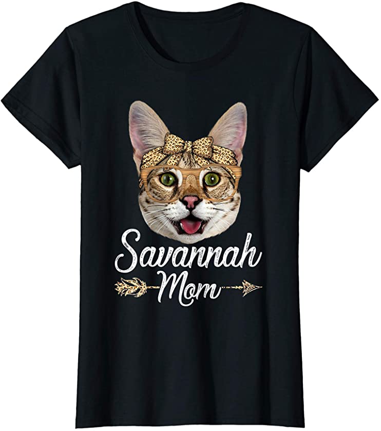 Womens Cute Savannah Mom Leopard Cat Mom Mother’s Day T-Shirt