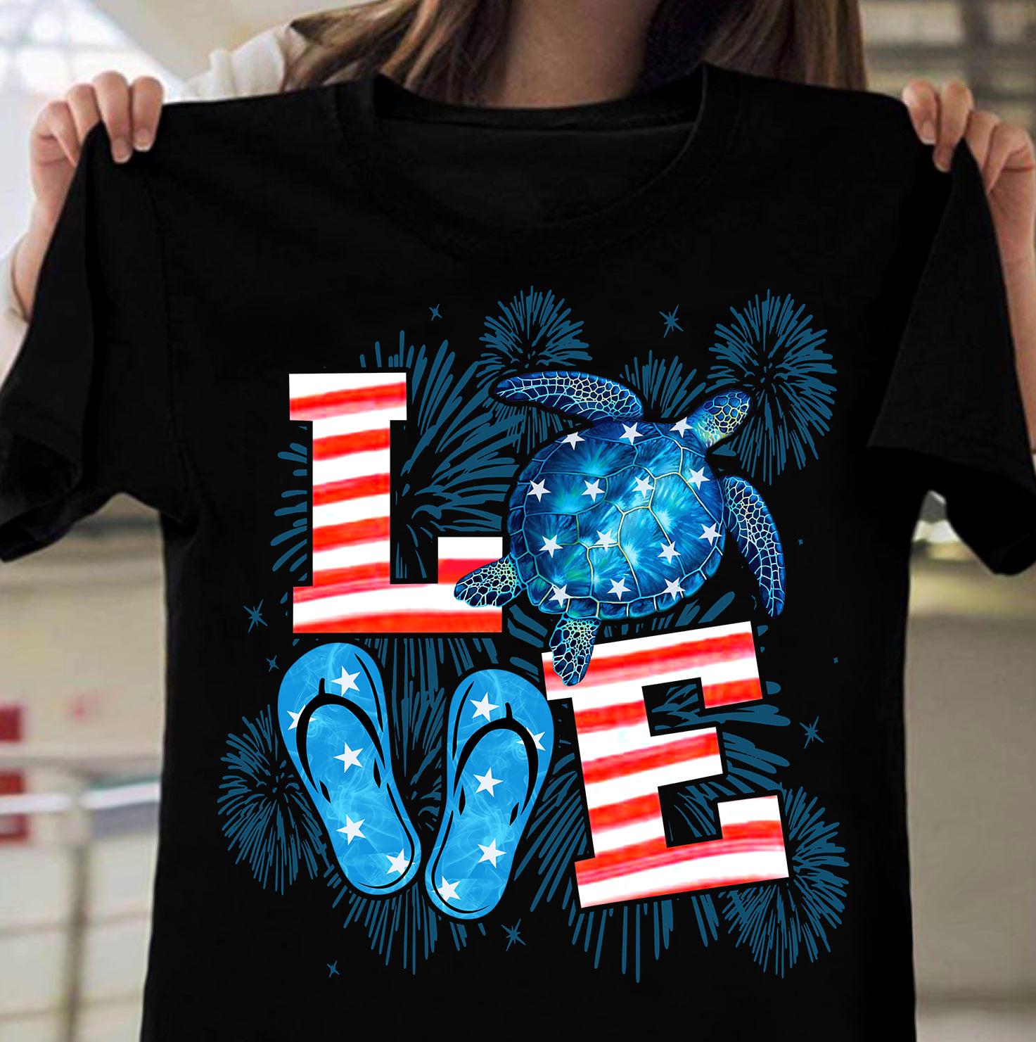 Love Turtle American Flag Pattern Fireworks Flip-Flops Gift Ideas Standard/Premium T-Shirt