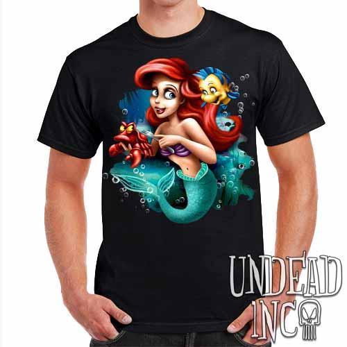 Ariel Sebastian Dinglehopper Brushing – Mens T Shirt