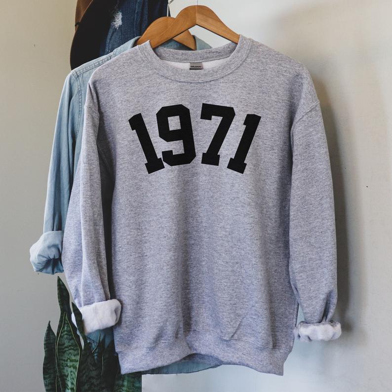 1971 Birthday Year Number Sweatshirt For Women, Womens 50Th Birthday Sweater 50Th In 1971 T-Shirt