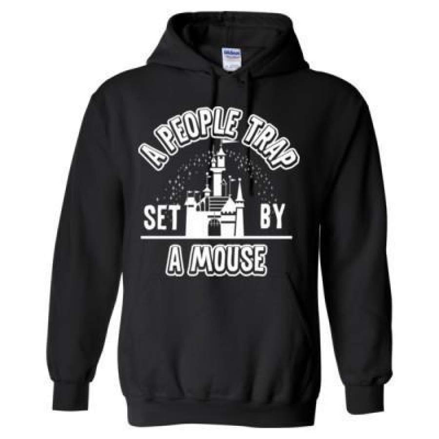 AGR A People Trap Set By A Mouse – Heavy Blend™ Hooded Sweatshirt