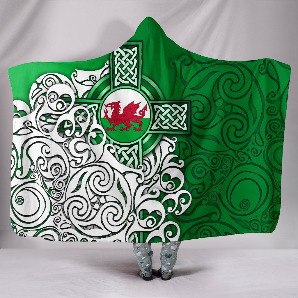 Wales Celtic Hooded Blanket Welsh Dragon Flag With Celtic Cross (Green )