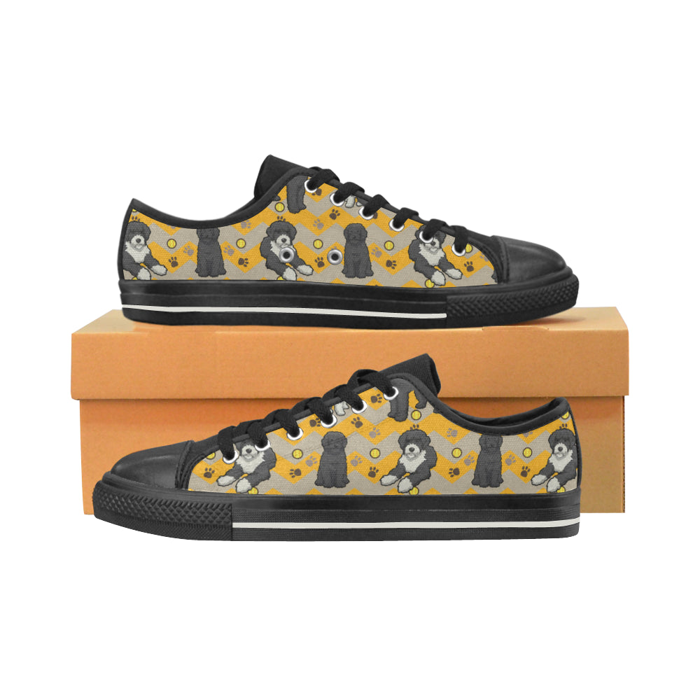 Portuguese water dog Black Women’s Classic Canvas Shoes