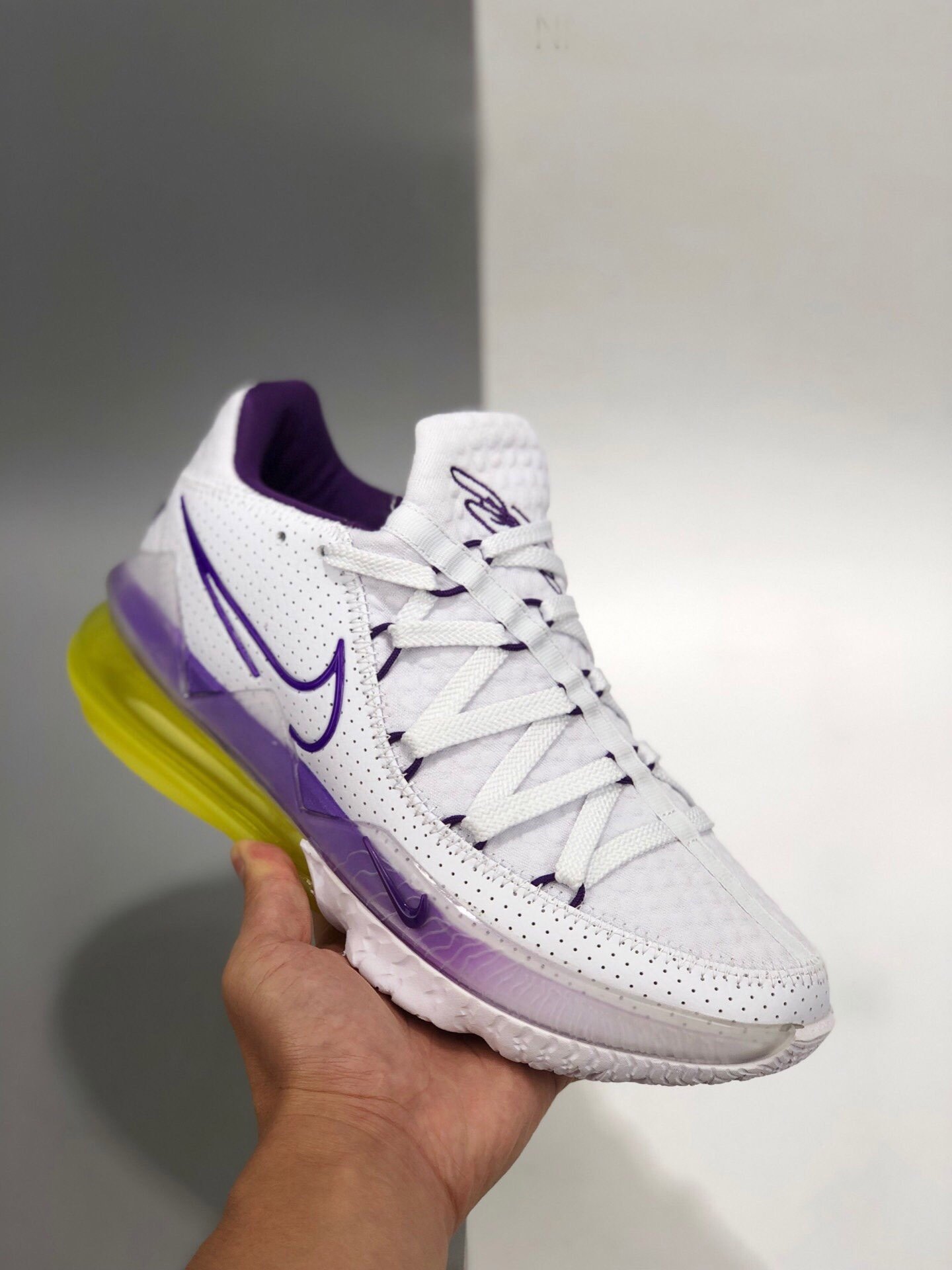 Nike LeBron 17 Low Lakers Home CD5007-102 5338460