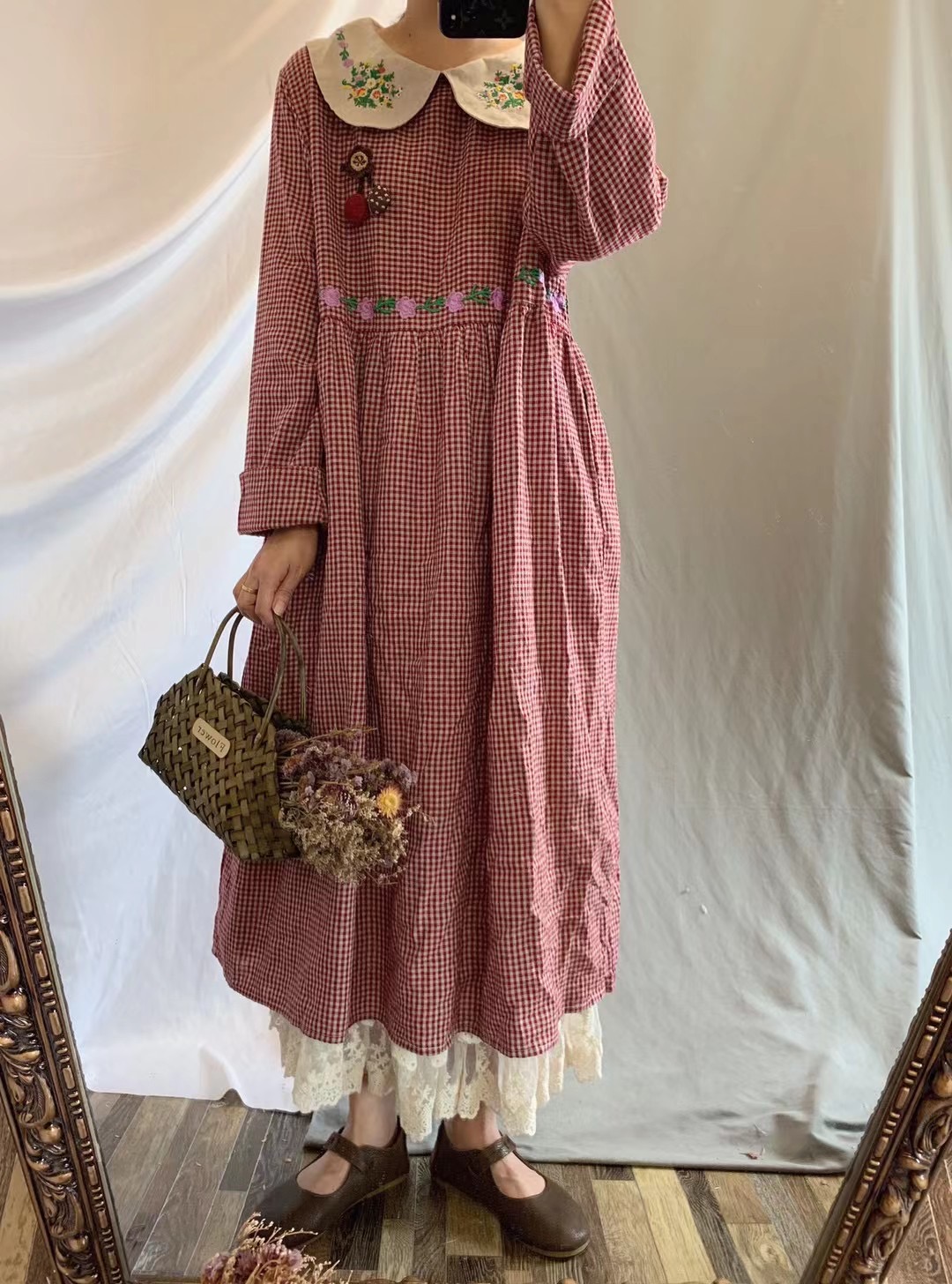 2021 Autumn Dress Women Small Fresh Embroidery Flower Lapel Long Sleeve Plaid Dress Casual Sweet Princess Daily Wear alx