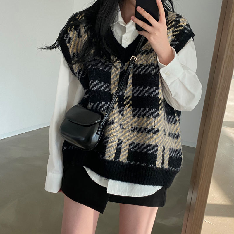 Sweater Vest Women V-neck Plaid Loose Retro Korean Style Soft Fashion Leisure All-match Daily Elegant Classic Lady High Quality alx