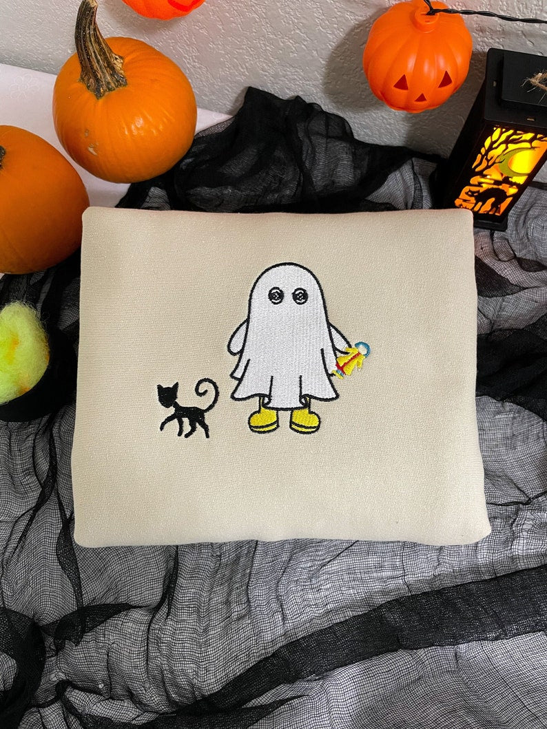 Ghost With Doll Halloween Embroidered Sweatshirt 2D Crewneck Sweatshirt All Over Print Sweatshirt For Women Sweatshirt For Men Sws4465