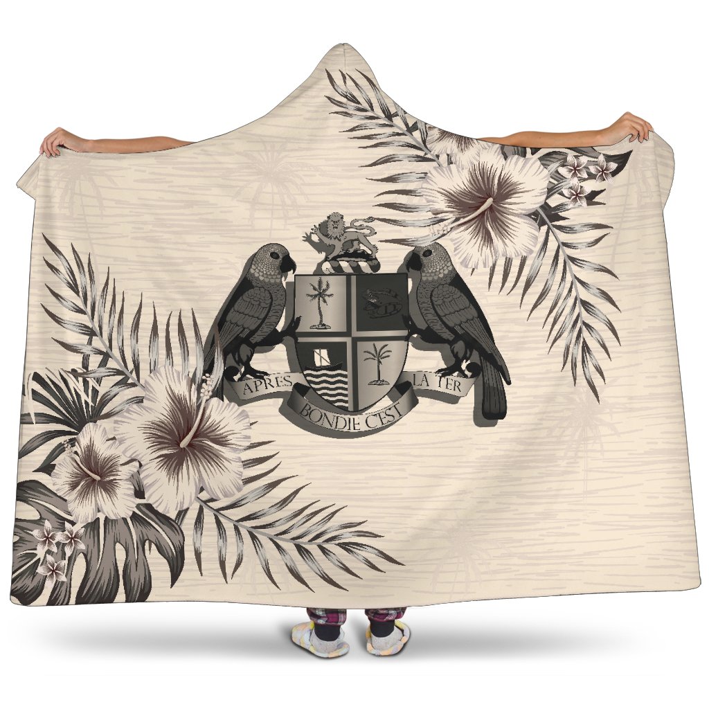 ViticStore™ – Dominica Hooded Blanket – The Beige Hibiscus