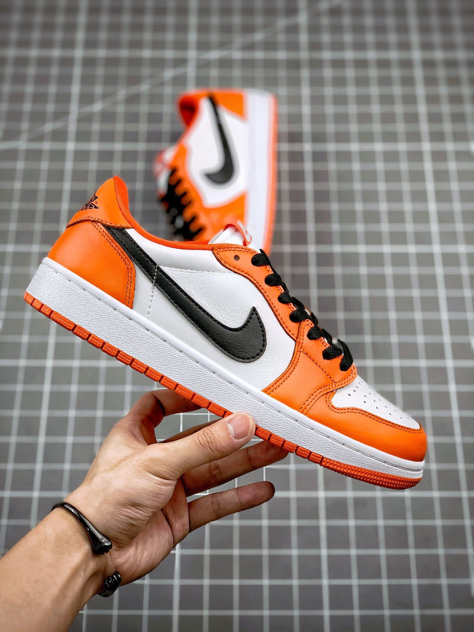 JD 1 Low OG Shattered Backboard OrangeWhite-Black 5341908