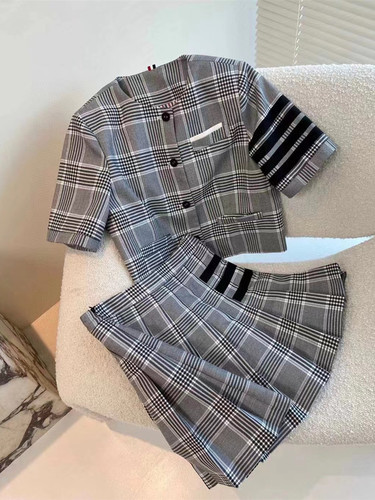 TB Summer New Check Versatile Comfortable Women’s College Style Gray Striped Short-sleeved Jacket Suit Pleated Skirt Set alx