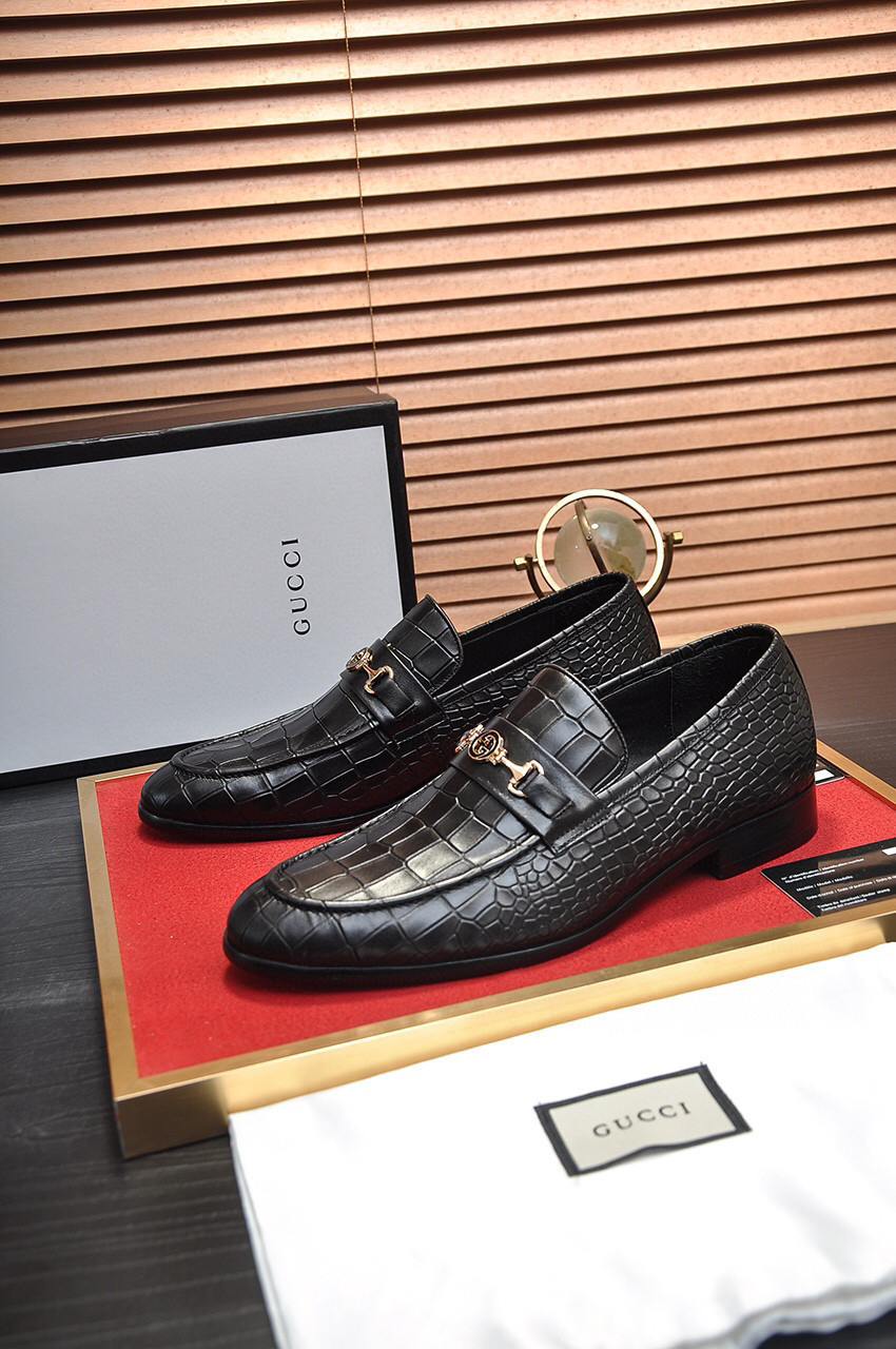 Gucci Jordaan Loafer In Black Crocodile SNK692816479