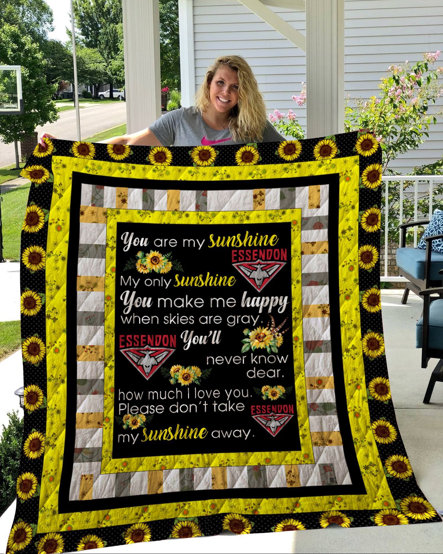 HOQT21 Sunshine Essendon Football Quilt Blanket