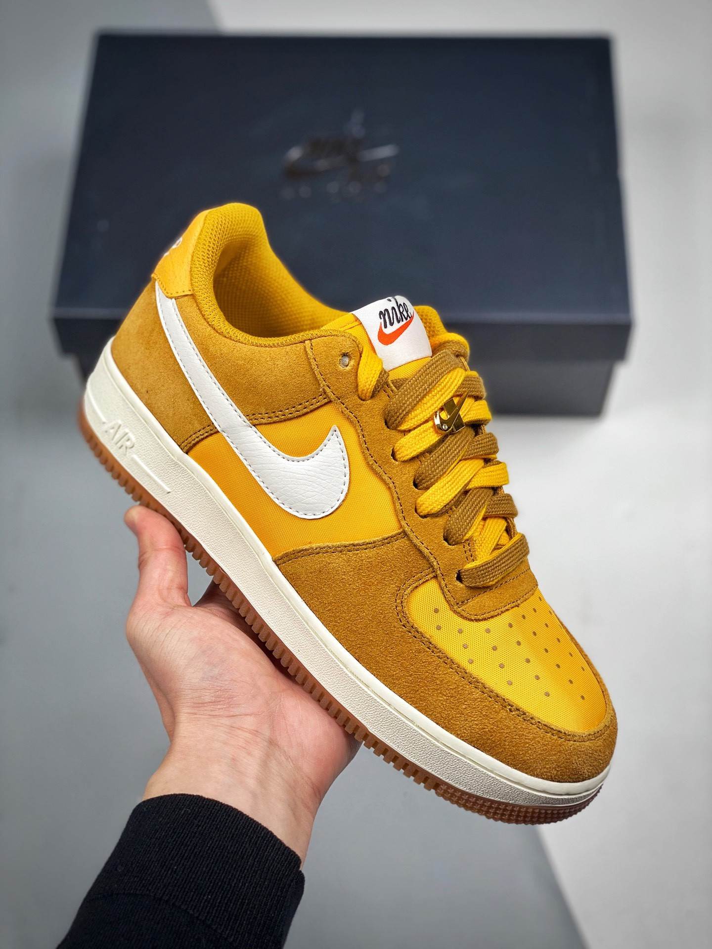 Nike Air Force 1 Low First Use University Gold 5340445