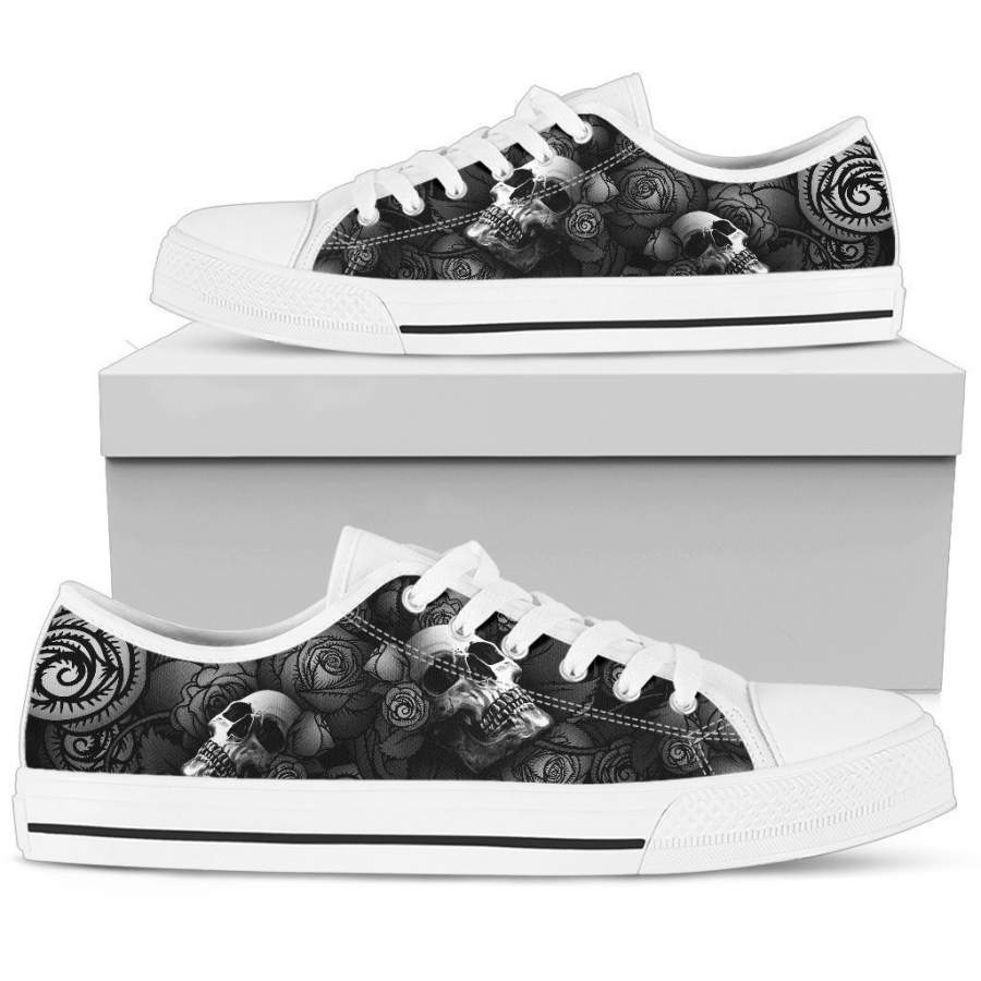 Women’s Low Top Skull Shoe Black and White