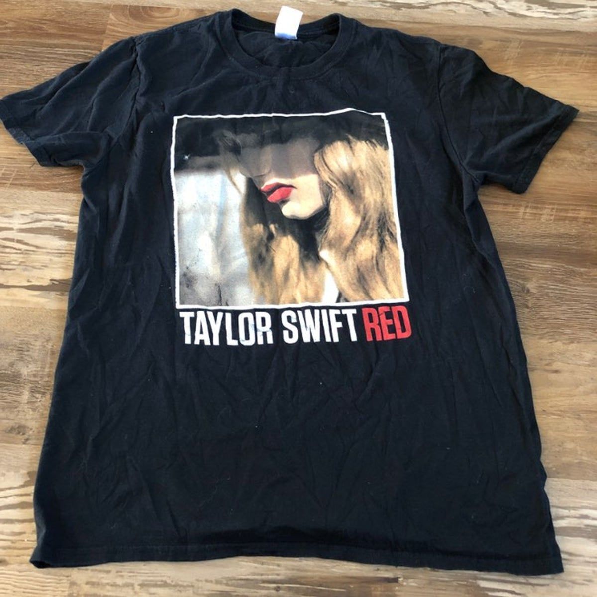 Taylor Swift Red Shirt