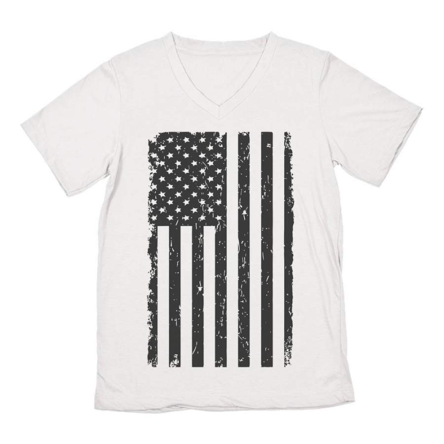 Vintage Distressed USA Flag – Big Black American Flag V-Neck T-Shirt