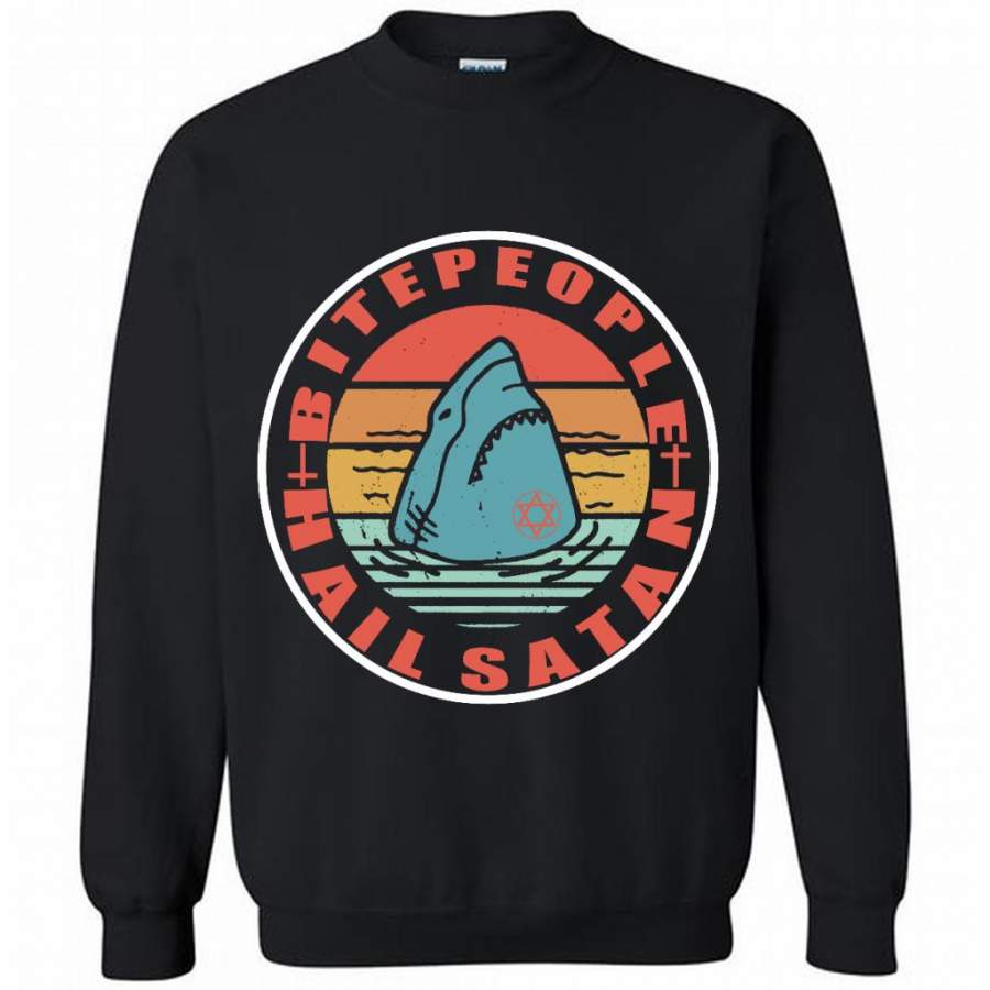 Bite People Hail Satan Shark Retro Vintage – Gildan Crewneck Sweatshirt