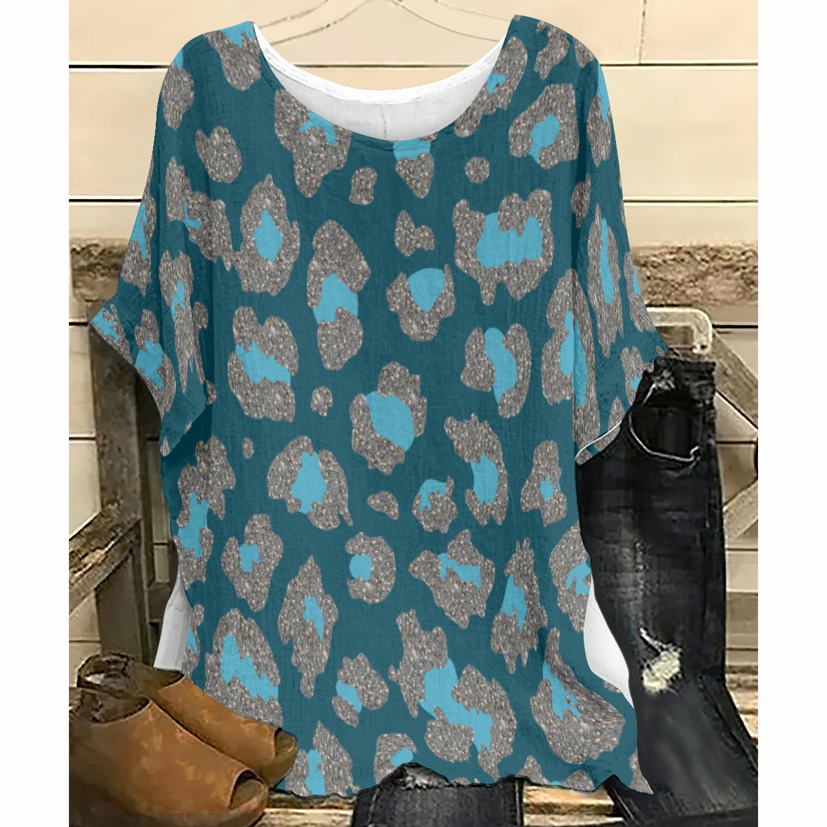 Blue Leopard Print Women’S T-Shirt With Bat Sleeve