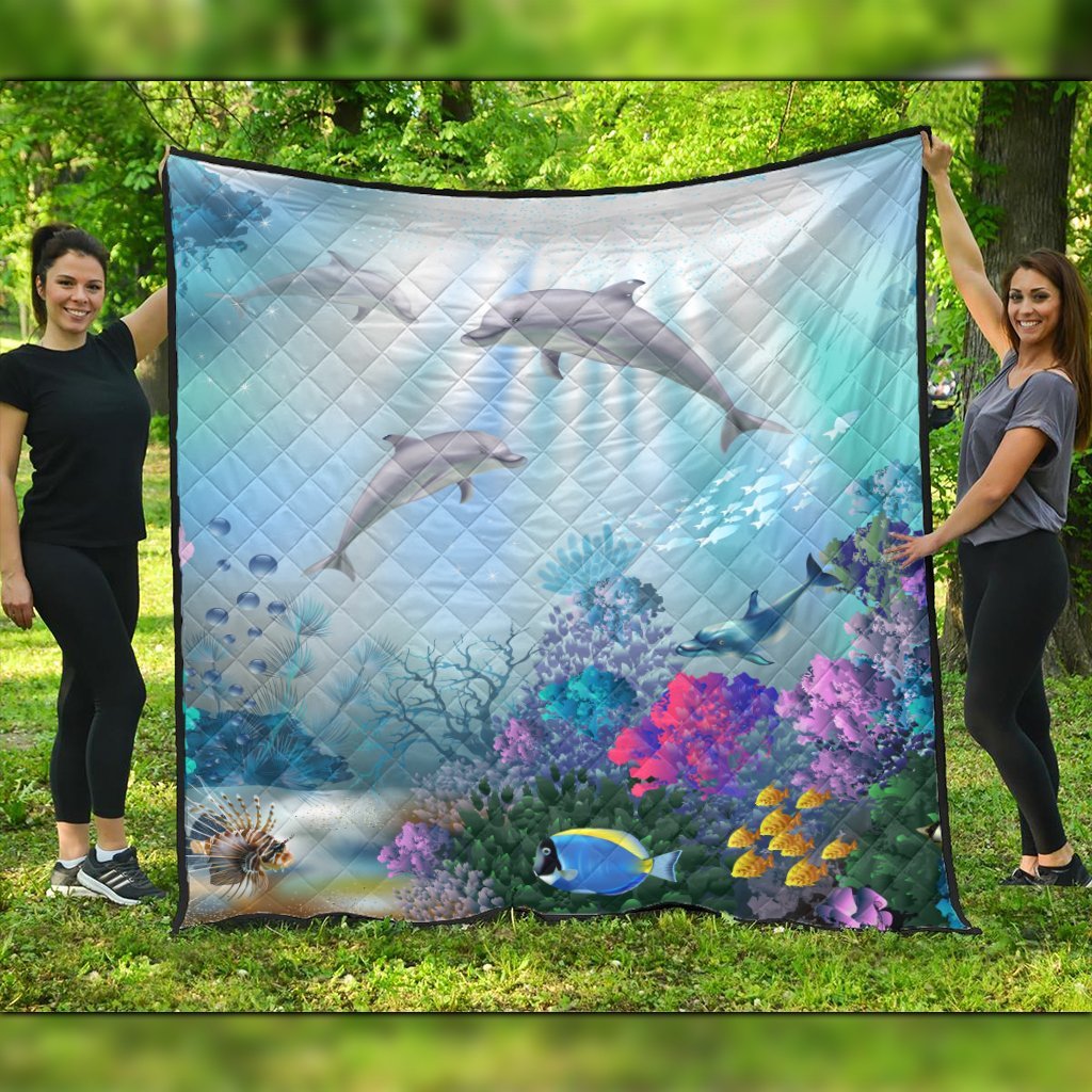 Hawaiian Dolphins Play The Ocean Polynesian Premium Quilts – AH – J4C