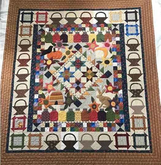 Rabbit In Garden Quilt Tdhpo