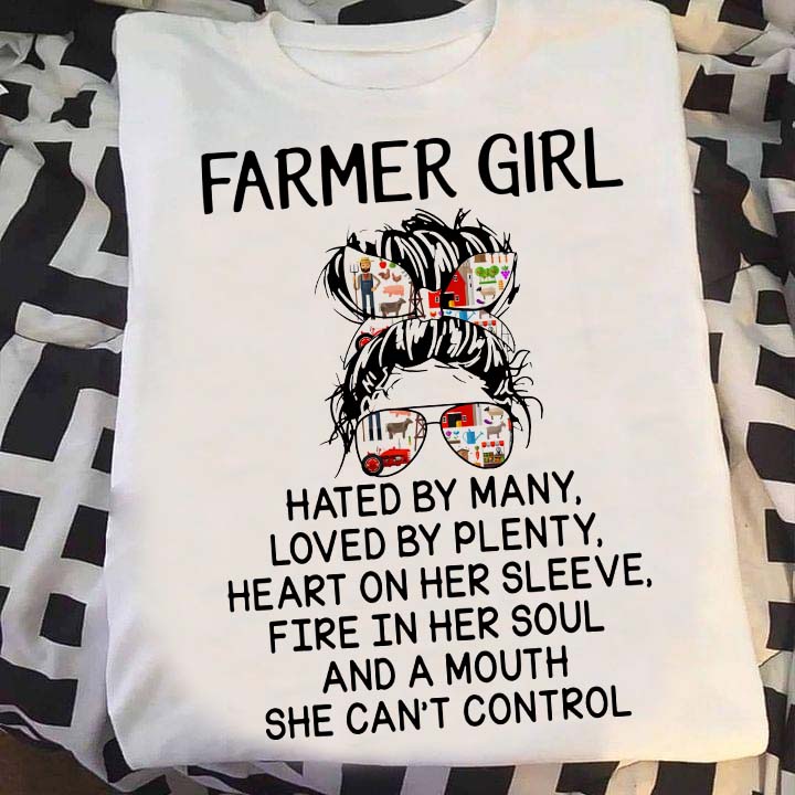 Farmer Girl Heart On Her Sleeve Fire In Her Soul Standard/Premium T-Shirt