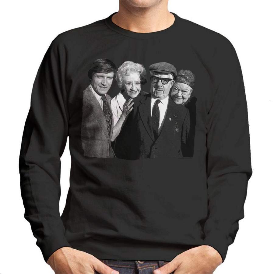 TV Times Select Cast Of Coronation Street 1975 Men’s Sweatshirt