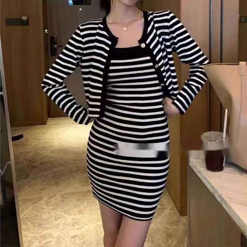 2022 autumn design striped knitted dress with a cardigan retro slimming two-piece set conjuntos de falda vestido alx