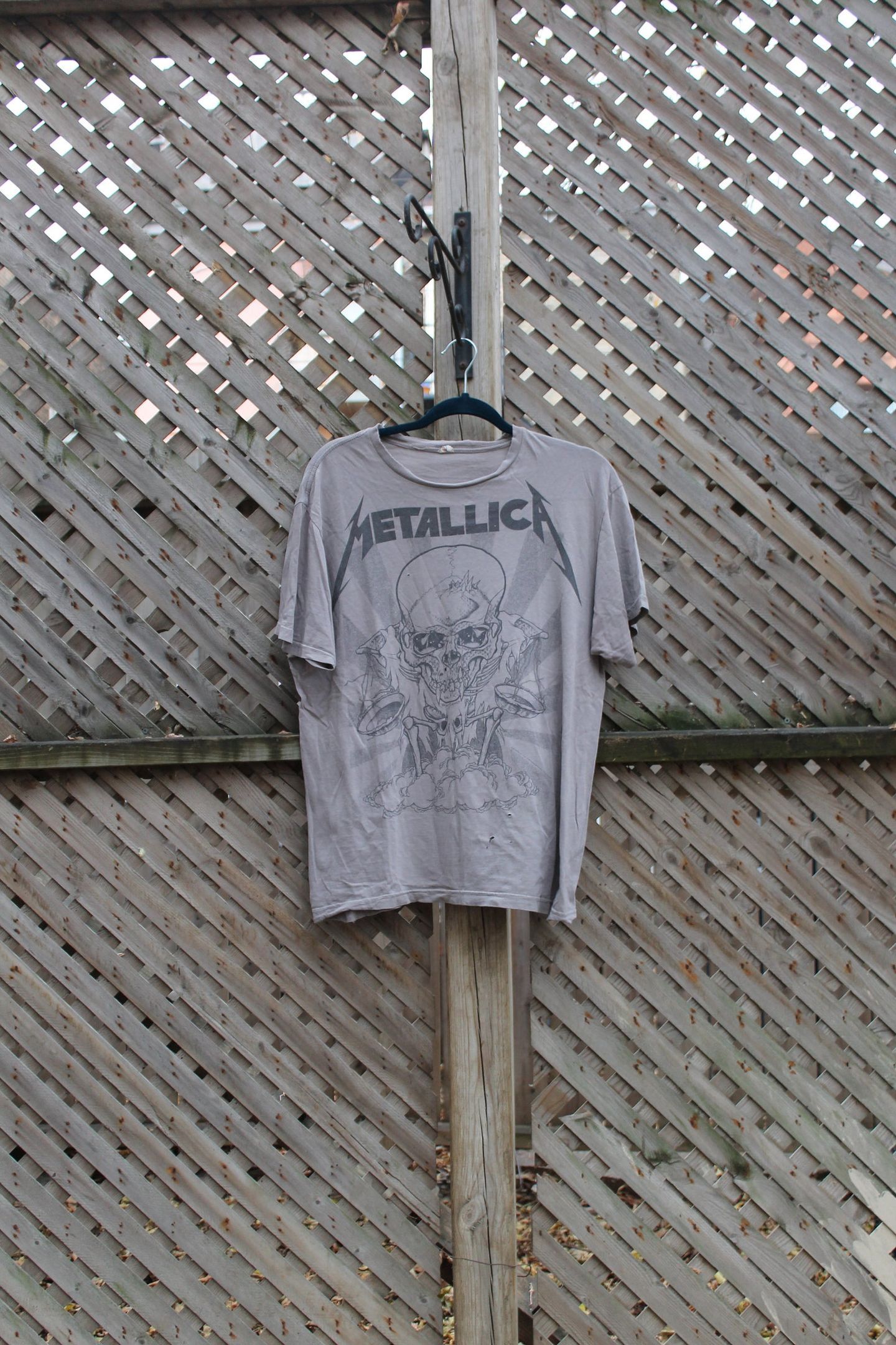 Vintage T-Shirt / Metallica / Band Graphic / Music Promotion / 80S / 90S / Streetwear Fashion / Skull