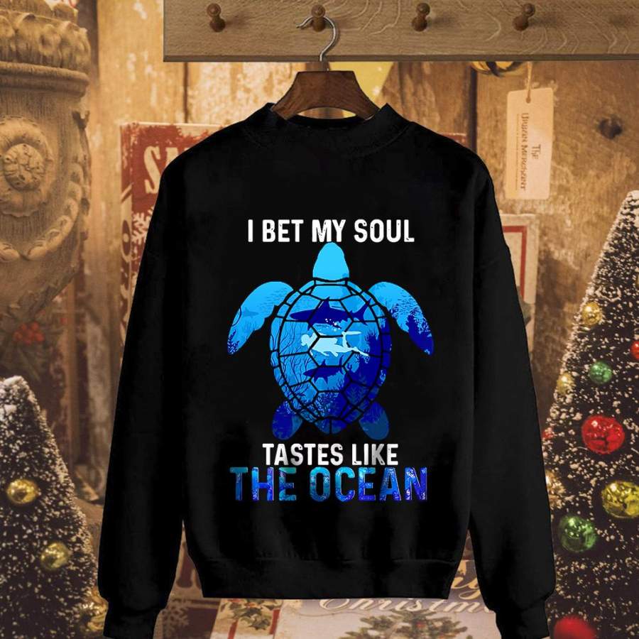 Turtle i bet my soul scuba diving man tastes like the ocean ocean animal love black sweatshirt for men and women S-5XL