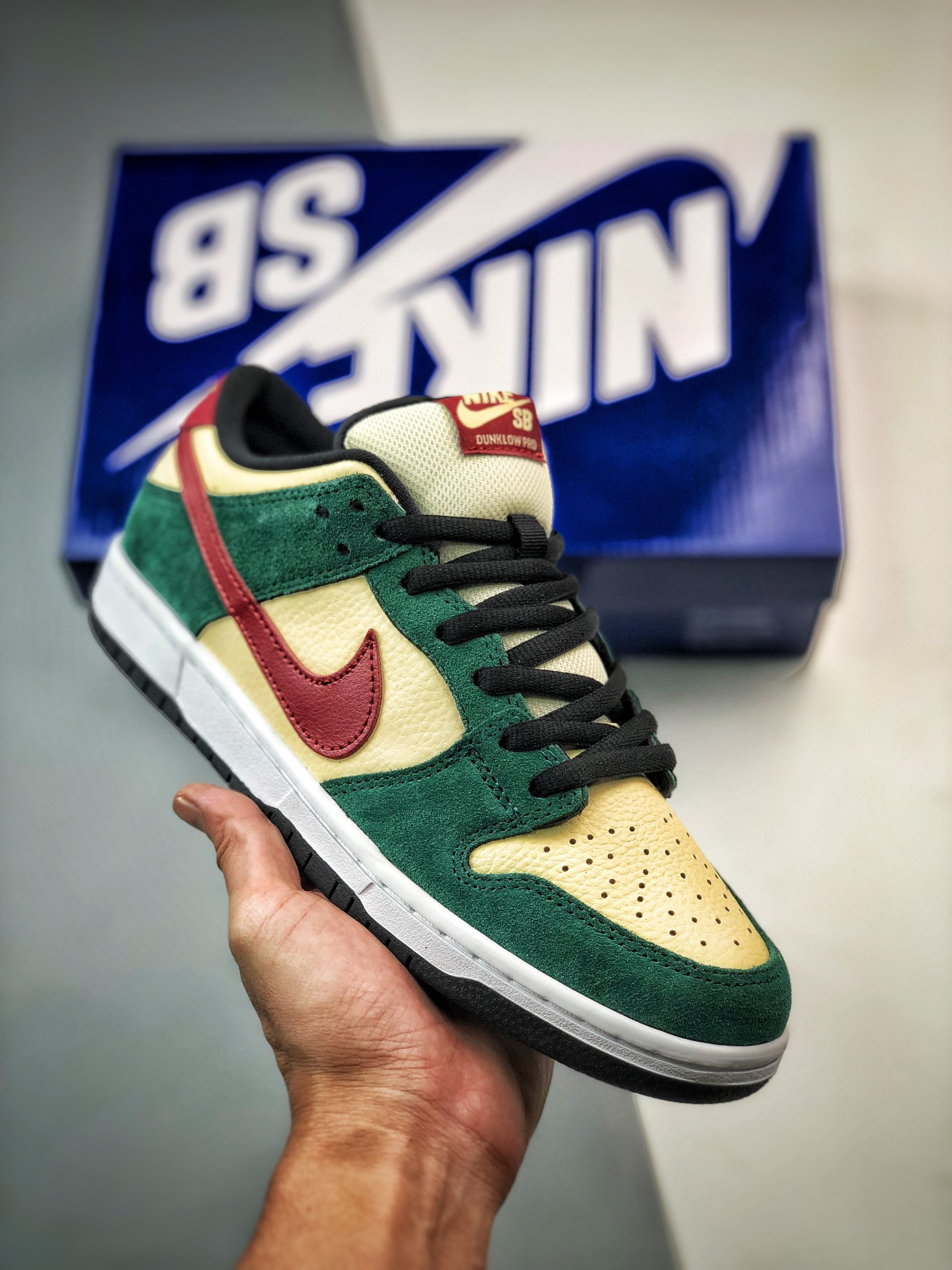 Nike SB Dunk Low Vegas GoldTeam Red-Team Green 304292-700 5339026