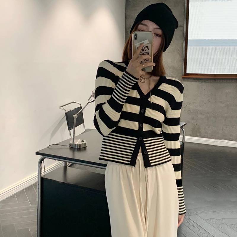 Women Striped Sweater Autumn Winter New Korean Fashion Slim Basic Tops Soft Knitted Long Sleeve Button V Neck Sweaters Cardigan alx