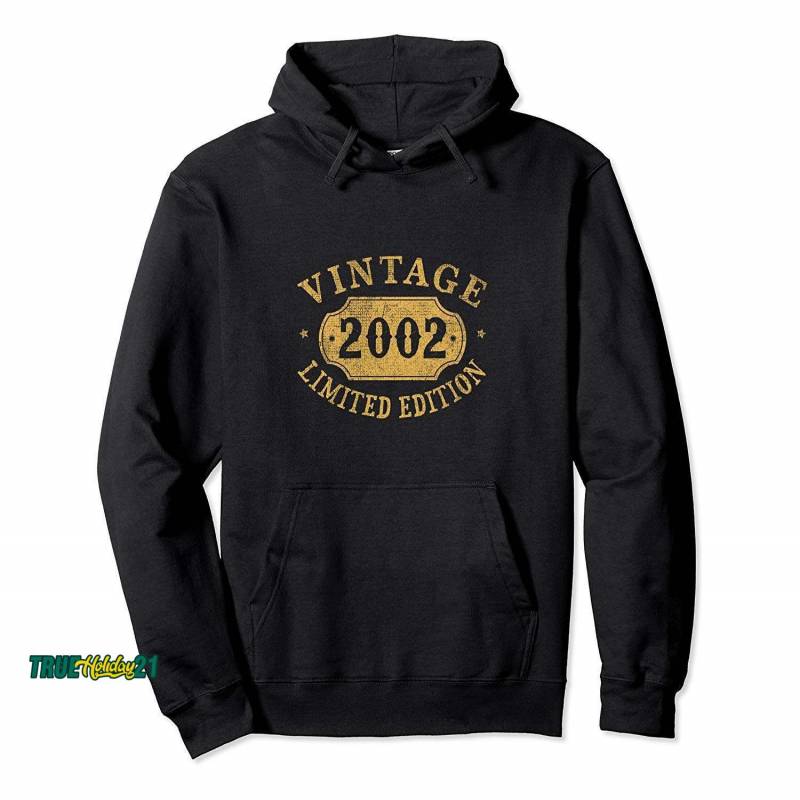 17 Years Old 17th Birthday Anniversary Gift Limited 2002 Pullover Hoodie