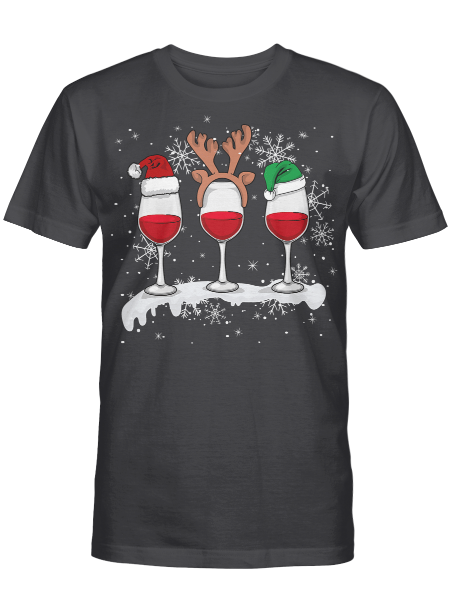 AmazeStyleZ Santa’s Reindeer, Ugly Christmas Sweater, Christmas Gift Ideas, Christmas TreeChristmas Wine Glasses Santa Hat Reindeer Elf T-Shirt