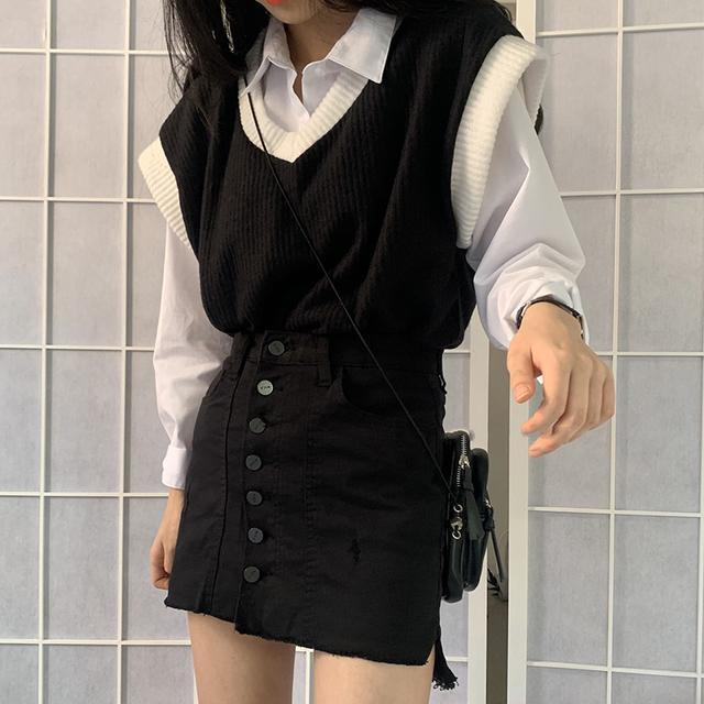 Sweater Vest Women V-neck Slim Elegant Screw Thread All-match Fashion Female Tops Asymmetrical Vintage Classic Harajuku Chic New alx