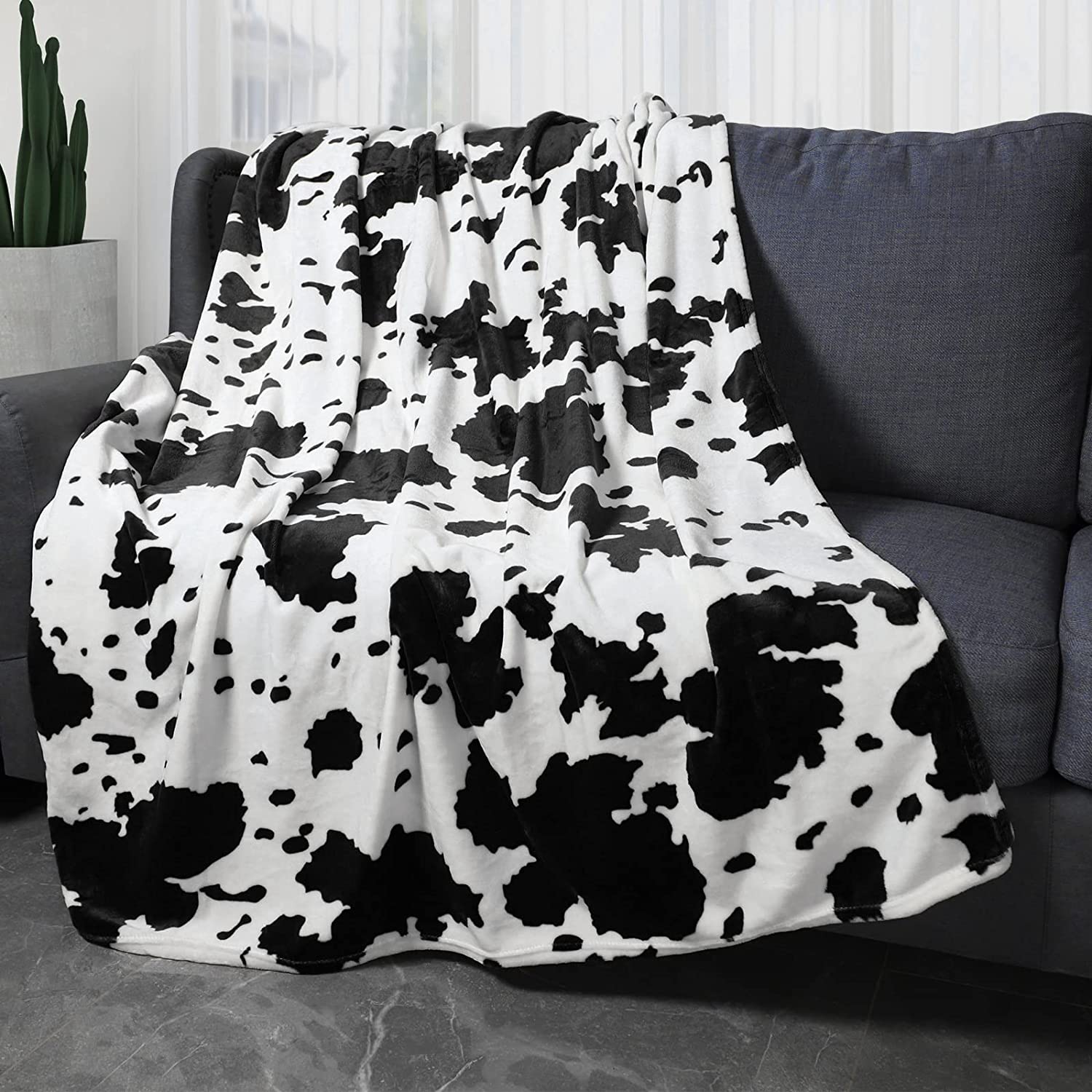 Cow Blanket Print For Girls Teens Adults Flannel Cow Blanket Print Soft Lightweight Cow Blankets And Throws For Sofa Couch Bed (60’’X50’’)