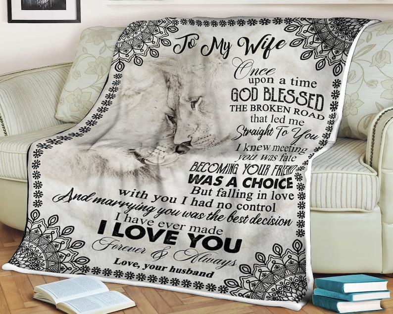 To My Wife Lion Woven Throw Blanket,I Knew Meeting You Was Fate Your Friend Was A Choice I Have,Gift For Wife Family Home Decor Bedding Couch Sofa Soft And Comfy Cozy