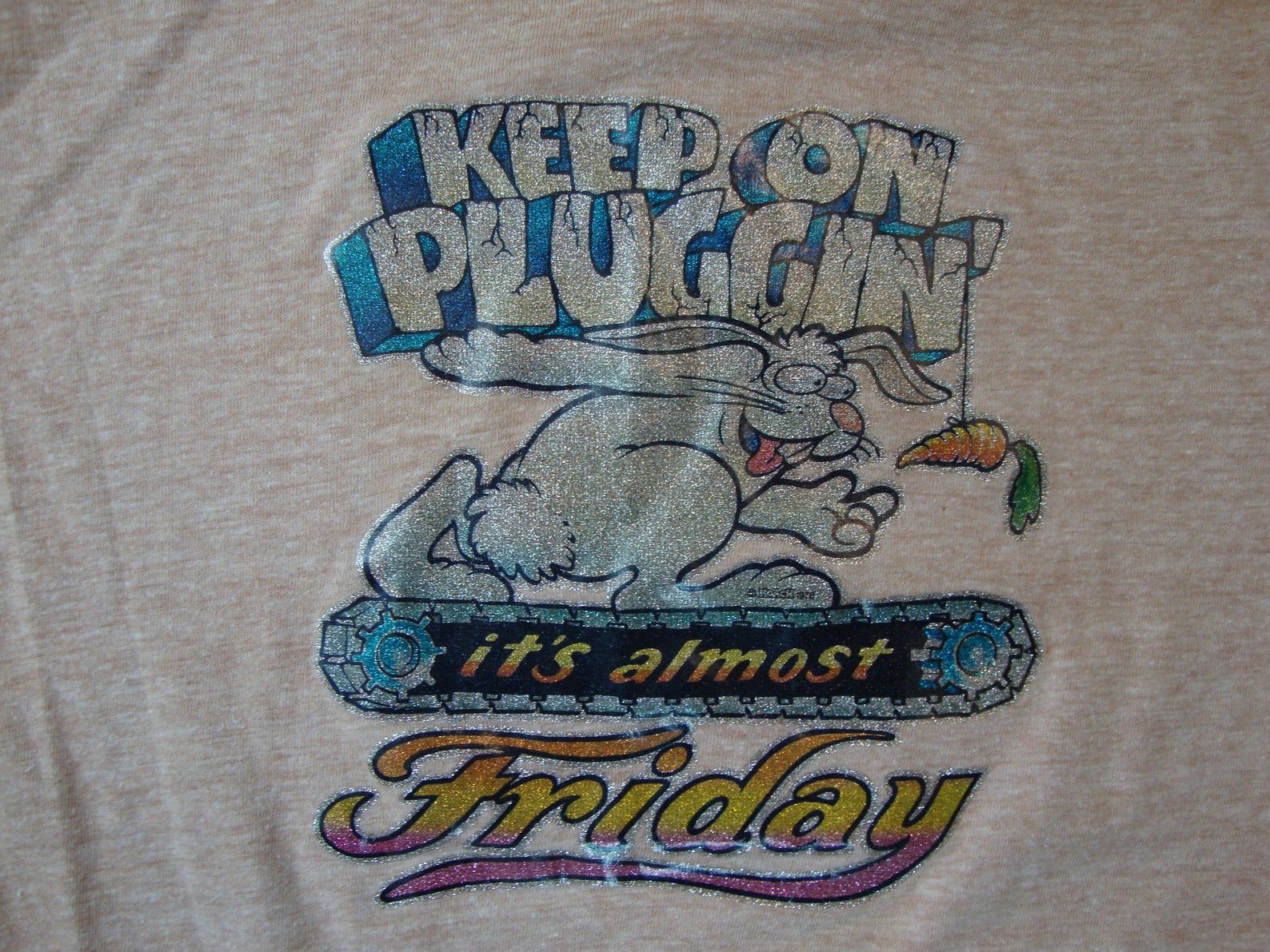 Vintage 70’s Keep On Pluggin’ It’s Almost Friday Rabbit Funny Iron On T Shirt M