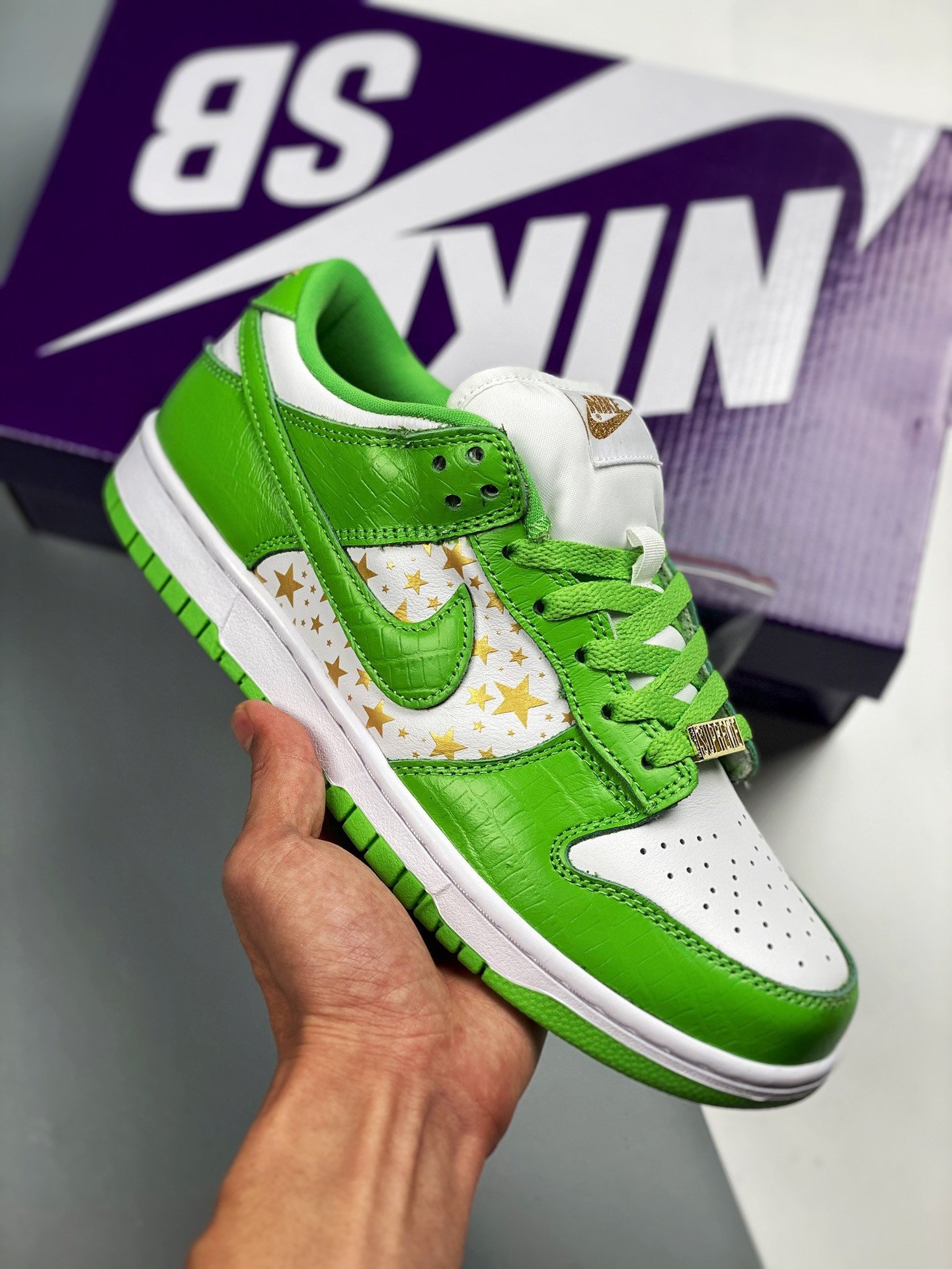 Supreme x Nike SB Dunk Low Green Stars DH3228-101 5338846