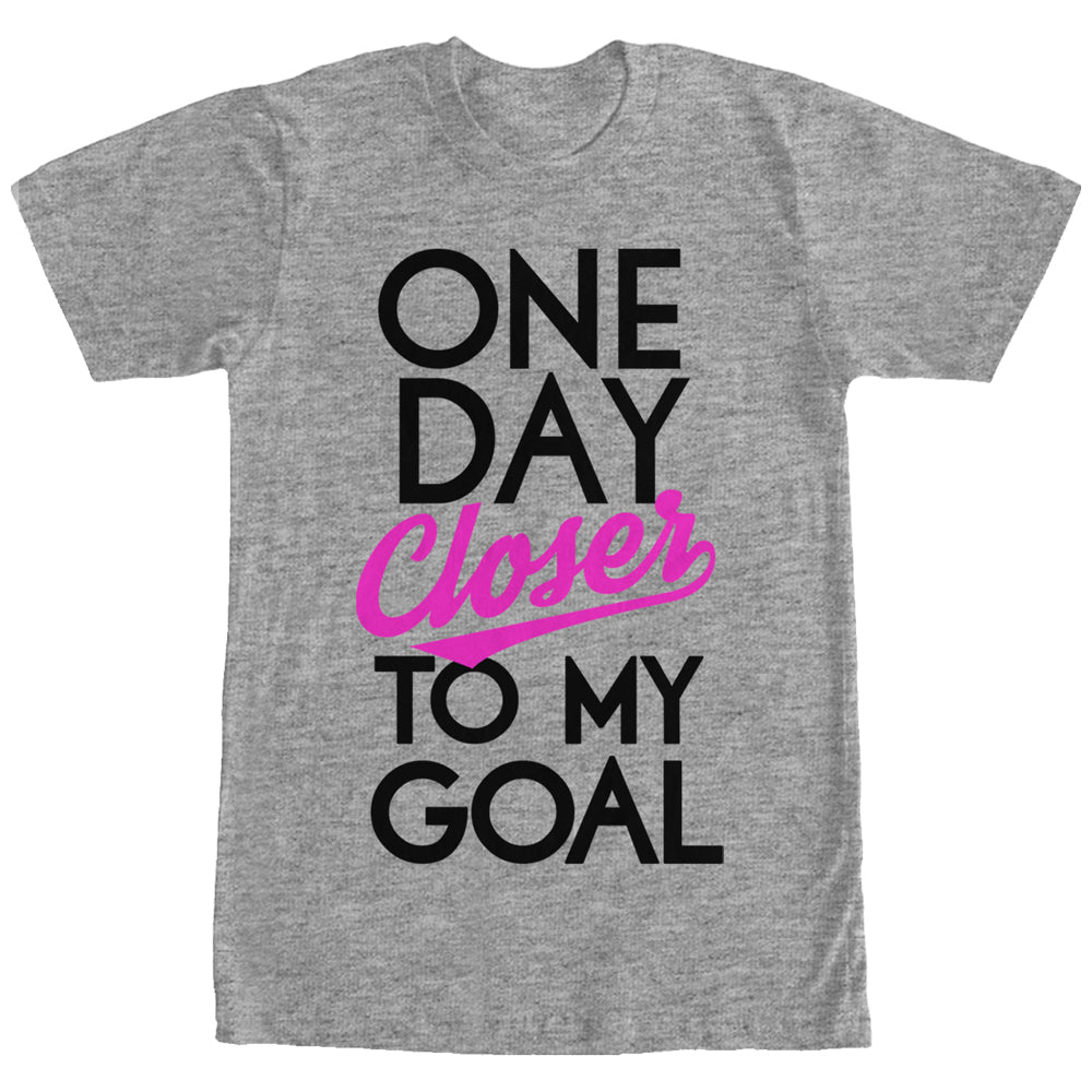 Chin Up Women’S One Day Closer To My Goal  Boyfriend Tee