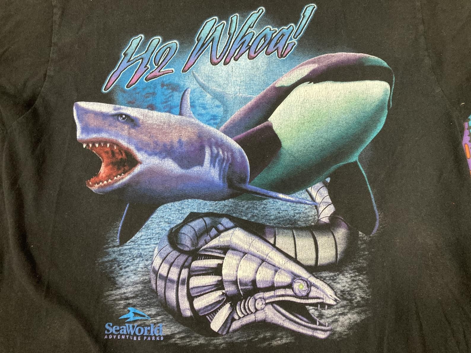 Vintage 90S Sea World H2 Whoa Tee W Robot Eel – Sz M – Shark Shamu Killer Whale Tee