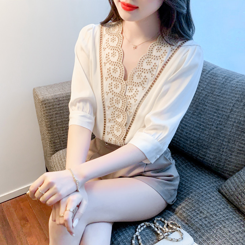 Vintage Lace Tops Summer New Retro embroidered shirt V neck Fashion Short sleeve Women blouse Blusa alx