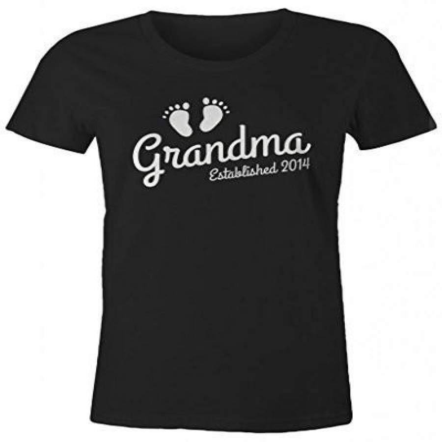 Shirts By Sarah Women’s Grandma Established 2014 T-Shirt Baby Feet Cute Shirts