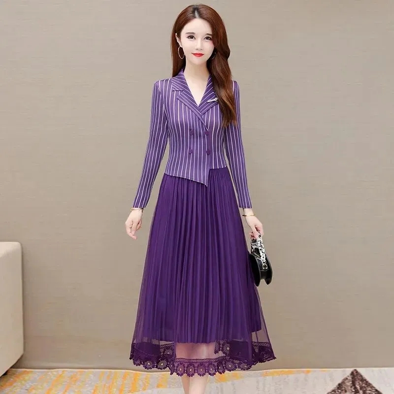 Vintage Striped Pleated Dress 2022 New Women’s Spring Autumn Suit Collar Fake Two-Piece Stitching Lace Long-Sleeved Mesh Dresses alx