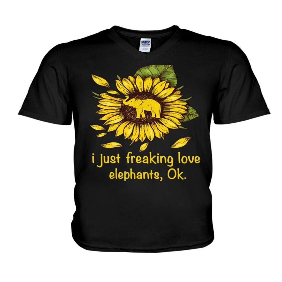 I Just Freaking Love Elephants 2020 Trending Guys V-Neck