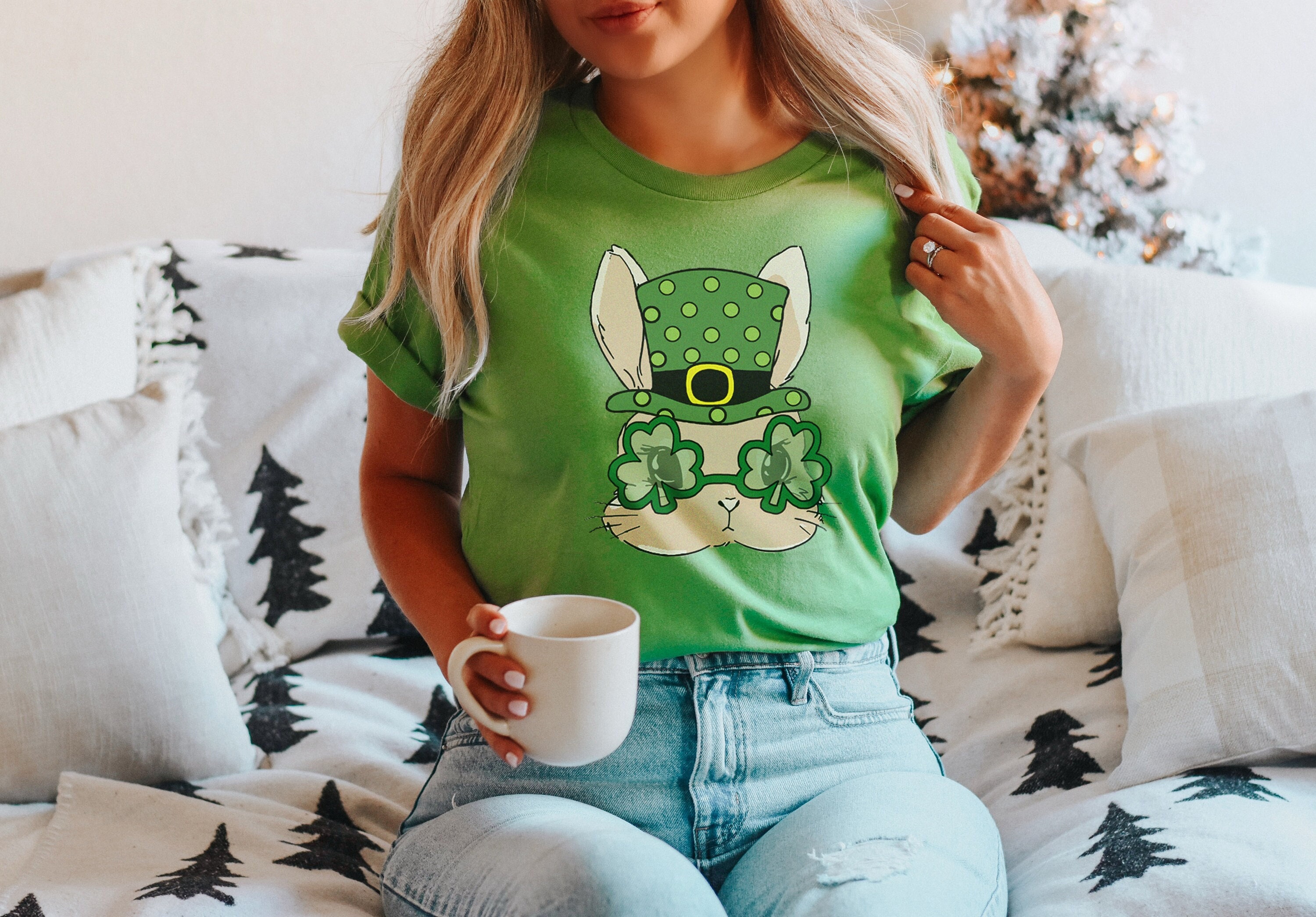 St Patricks Day Bunny Shirt, Bunny Mom Dad Tshirt, St pattys day bunny, Bunny Lover Gift, Rabbit Gift, Bunny Mom Gift, St Paddys day rabbit