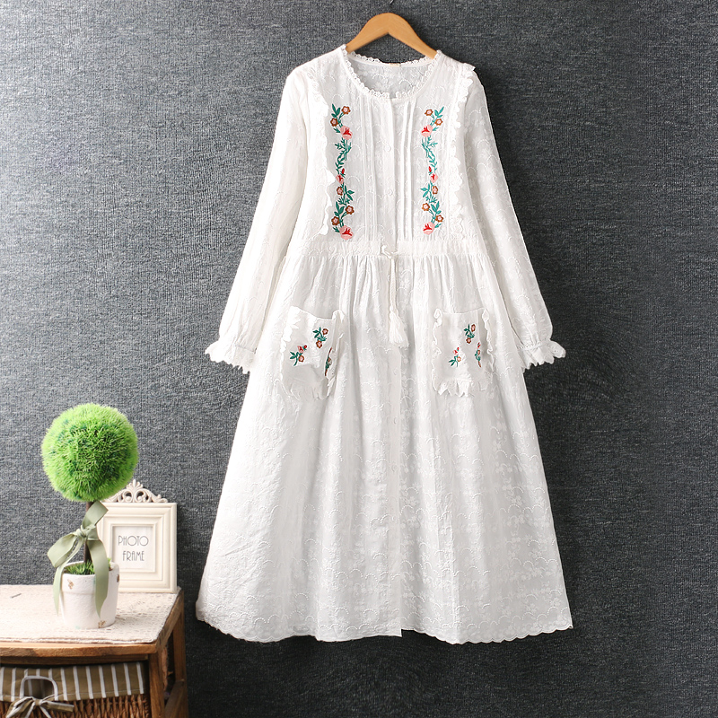 Autumn new women’s clothing literary sweet round neck contrast color embroidery stitching embroidery dress cotton and linen alx