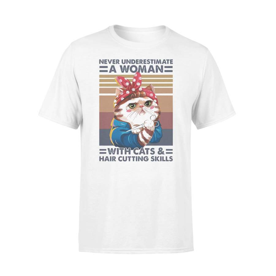 Never Underestimate A Woman With Cats And Hair Cutting Skills Cat Vintage T-shirt