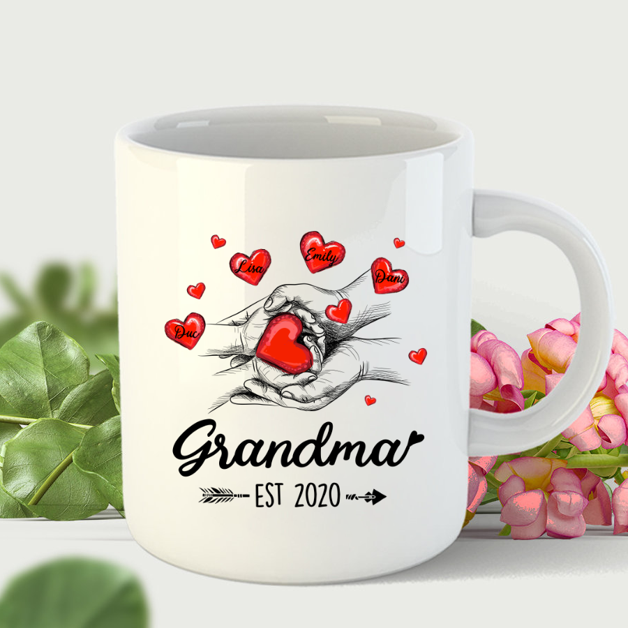 Grandma Est Heart Hand With Grandkids Mug